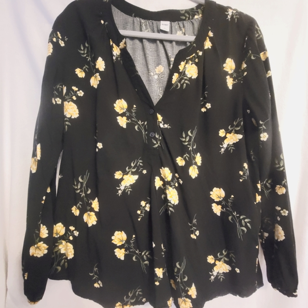 Large Black Oldnavy blouse